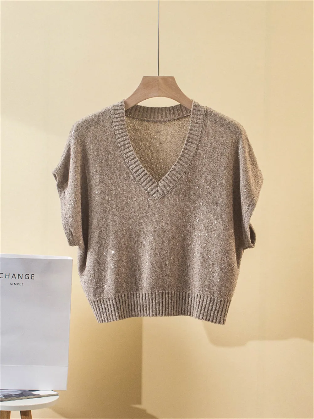 Summer New Linen Loose Fitting Pullover Knitted Vest+Casual Versatile Women's Skirt two-Piece set
Summer New Linen Loose Fitting Pullover Knitted Vest+Casual Versatile Women's Skirt two-Piece set