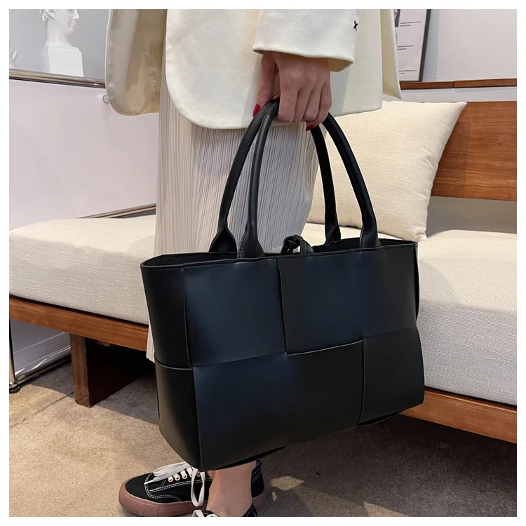 Leather Woven Large-Capacity Handbag Women's Luxury Brand Shoulder Bag New Trend Women Handbag Messenger Bag For Women
Leather Woven Large-Capacity Handbag Women's Luxury Brand Shoulder Bag New Trend Women Handbag Messenger Bag For Women