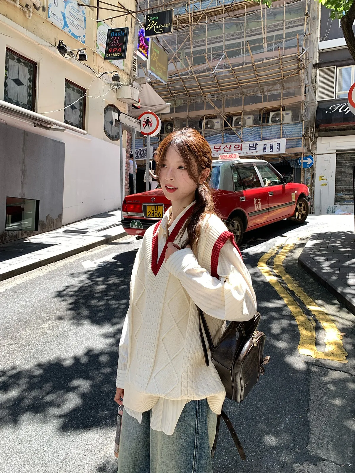 WHYSTUDIO Ретро красный, белый цвет, свитер Blo Twist, жилет, женский весенне-летний колледж, V-Ne, топ Faion ow, модель
WHYSTUDIO Ретро красный, белый цвет, свитер Blo Twist, жилет, женский весенне-летний колледж, V-Ne, топ Faion ow, модель