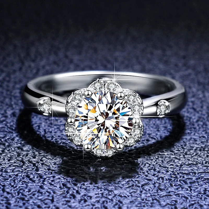 High - End Luxury PT950 Platinum Ring, 1 Carat Round VVS1 D - Color Moissanite, for Wedding Occasions
High - End Luxury PT950 Platinum Ring, 1 Carat Round VVS1 D - Color Moissanite, for Wedding Occasions