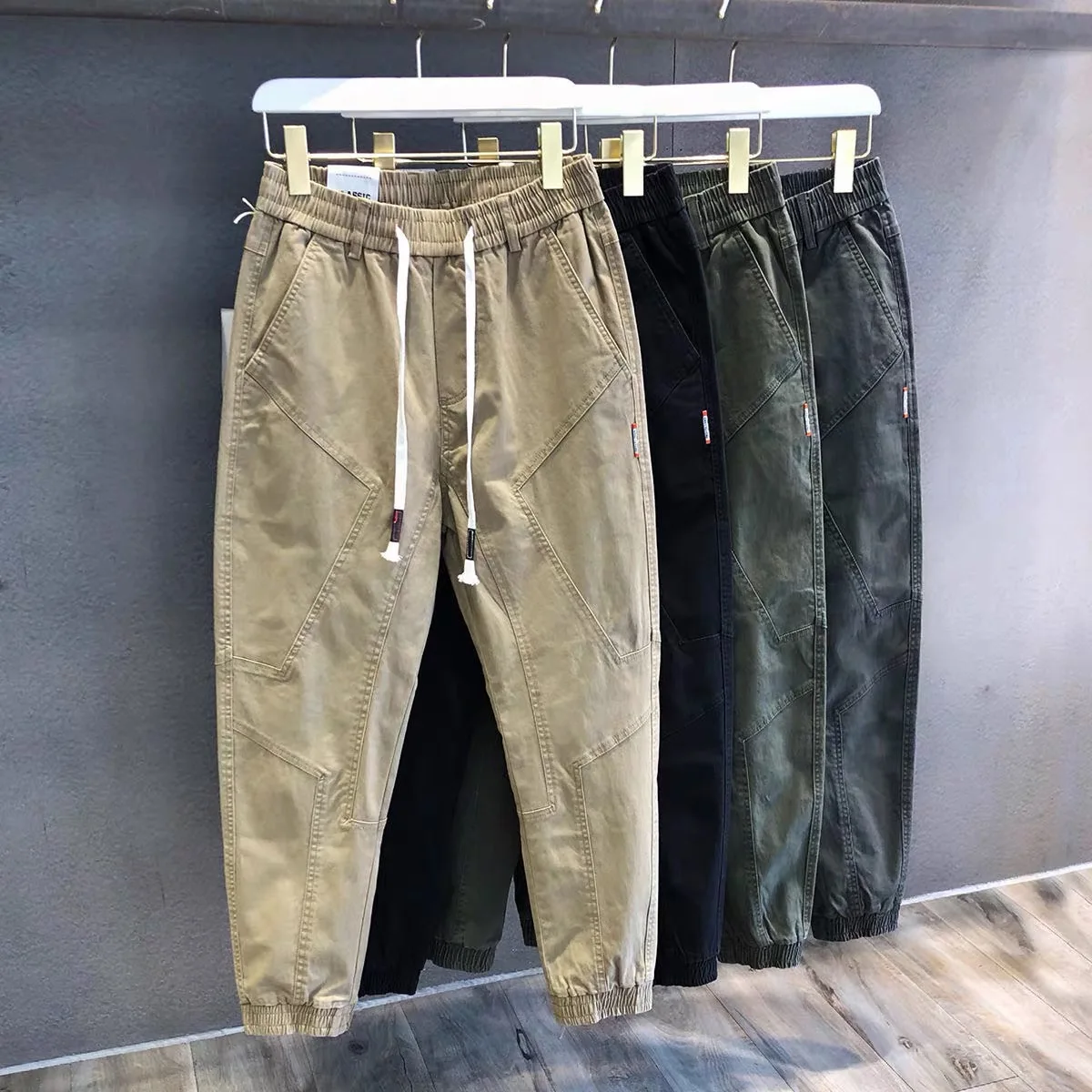 Men's Casual Cotton Work Trousers Loose Fit Bla Casual Pants Retro American Sle Cargo Long Trousers Wear Resistant
Men's Casual Cotton Work Trousers Loose Fit Bla Casual Pants Retro American Sle Cargo Long Trousers Wear Resistant