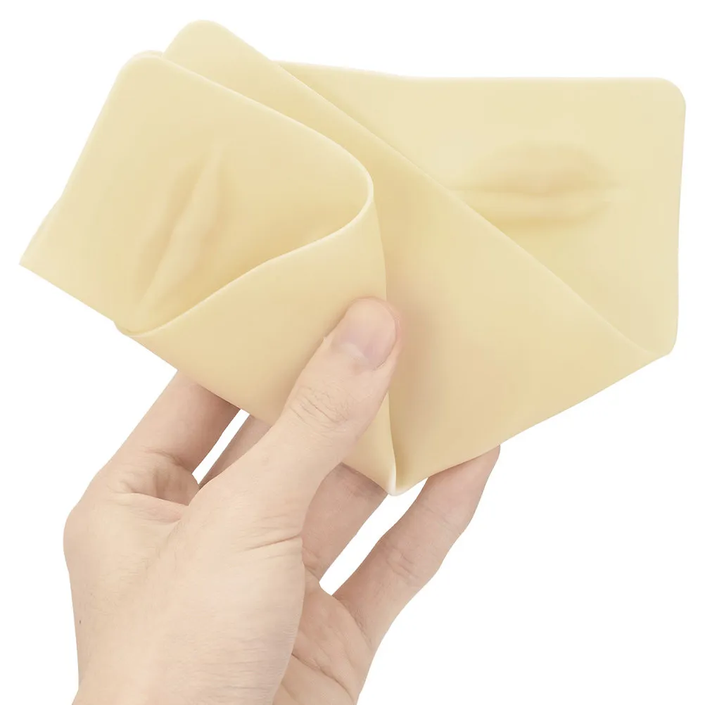 Силиконовая кожа для тренировок по татуажу губ, двухслойная, с реалистичной текстурой, искусственная кожа для микроблейдинга губ, принадлежности для практики татуажа.
Силиконовая кожа для тренировок по татуажу губ, двухслойная, с реалистичной текстурой, искусственная кожа для микроблейдинга губ, принадлежности для практики татуажа.