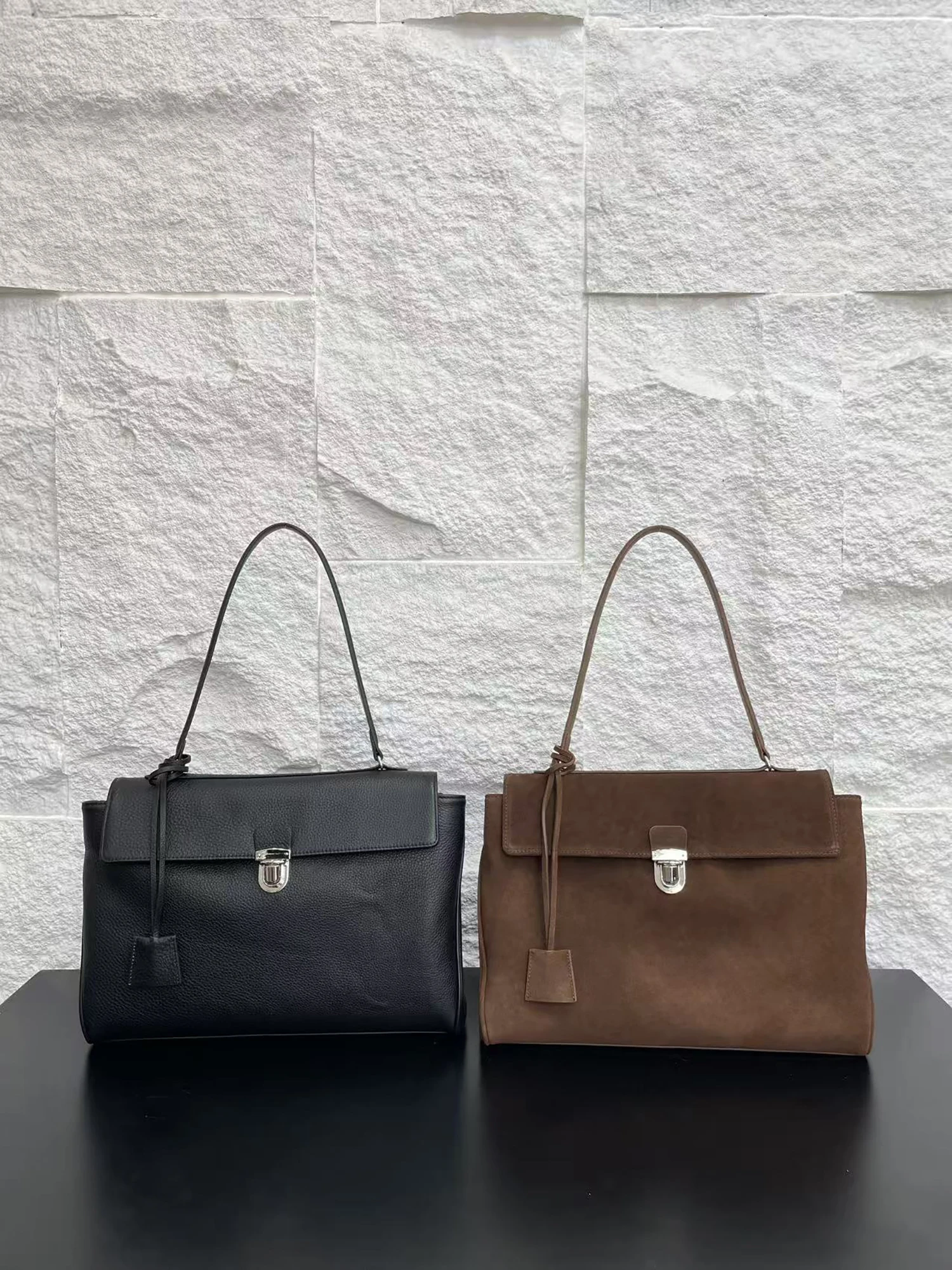 Большая сумка-тоут из воловьей кожи с верхним слоем, матовая сумка-тоут из нубу, сумка на плечо, сумка для подмышек, повседневная простая сумка
Большая сумка-тоут из воловьей кожи с верхним слоем, матовая сумка-тоут из нубу, сумка на плечо, сумка для подмышек, повседневная простая сумка