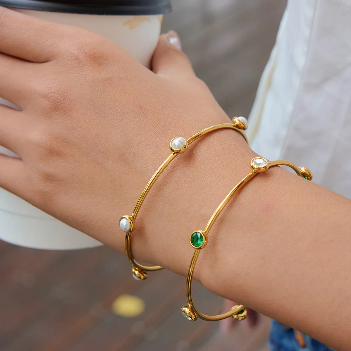 Unique Simple Classic 18K Gold Color Plated Stainless Steel Water Rhinestone Green Bracelet Stackable Thin Bracelet Women's Acce
Unique Simple Classic 18K Gold Color Plated Stainless Steel Water Rhinestone Green Bracelet Stackable Thin Bracelet Women's Acce