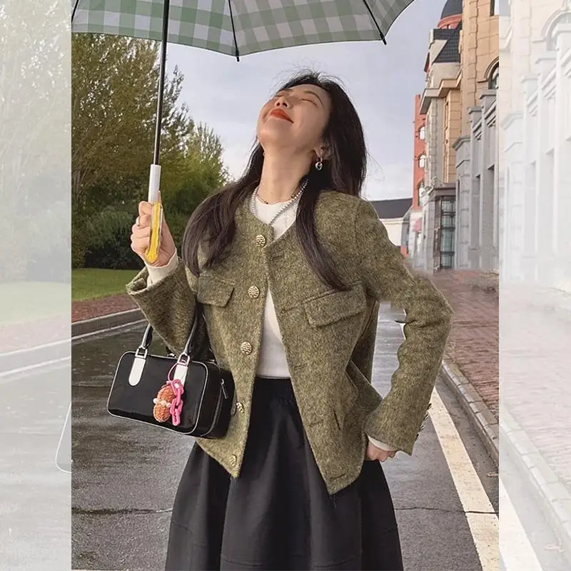 Women's Jacket New Small Fragrance Coat Cropped Jackets 2024 Autumn Korean Fashion Off French Short Style Tweed Tops A02
Women's Jacket New Small Fragrance Coat Cropped Jackets 2024 Autumn Korean Fashion Off French Short Style Tweed Tops A02