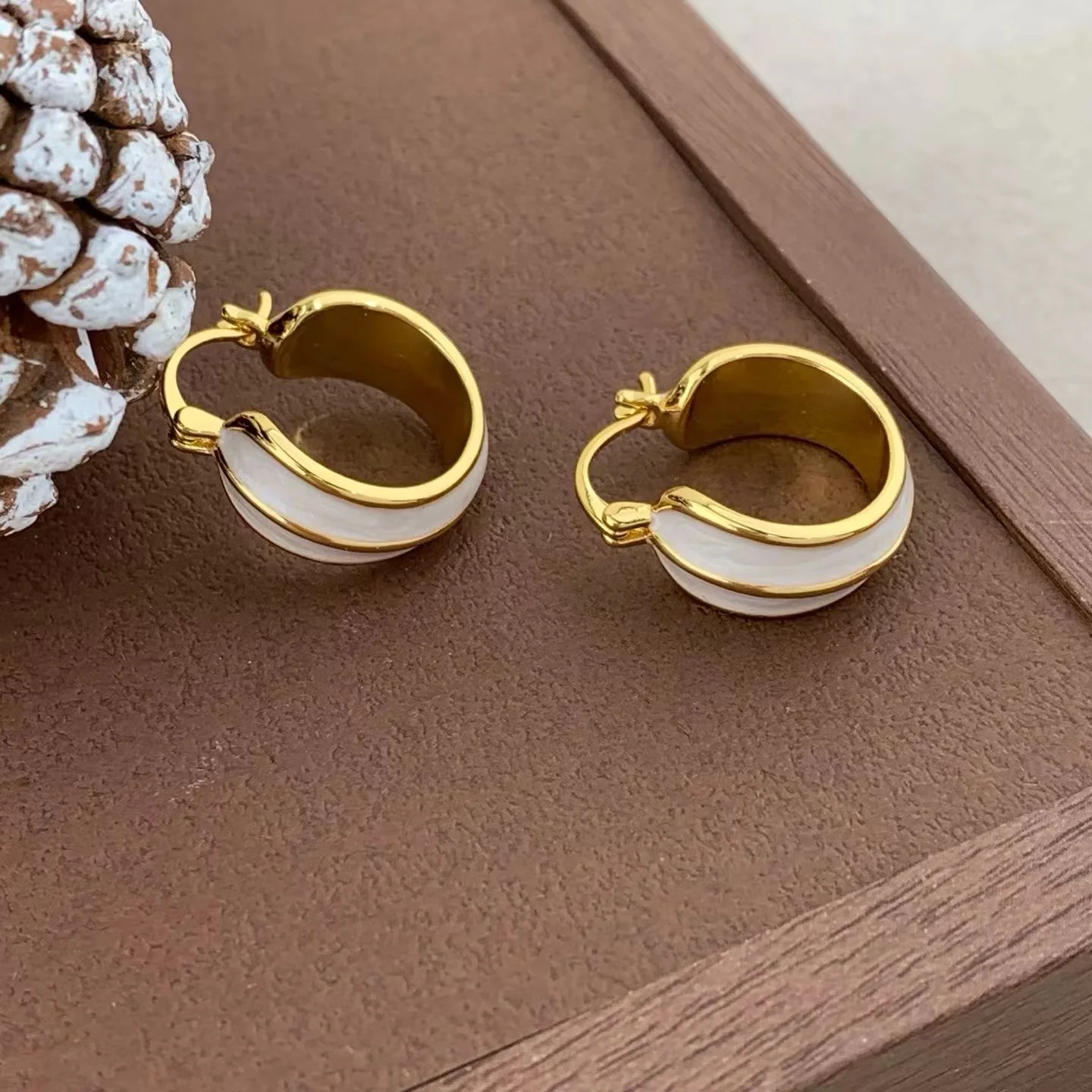 Elegant minimalist oil dripping earrings for women's girl gift Party Jewelry accessory
Elegant minimalist oil dripping earrings for women's girl gift Party Jewelry accessory