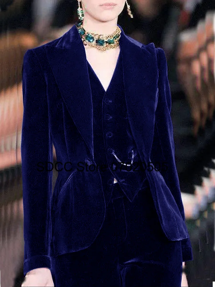 New Women's Velvet Suit 3 Piece Single Breasted Bump Collar Dress for Prom Party Ladies Jacket Vest Pants
New Women's Velvet Suit 3 Piece Single Breasted Bump Collar Dress for Prom Party Ladies Jacket Vest Pants
