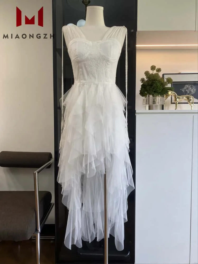 2025 Summer New Elegant Dress For Women Sleeveless Fashion Patchwork Lace Temperament High Waist Female Ruffle Party Dresses
2025 Summer New Elegant Dress For Women Sleeveless Fashion Patchwork Lace Temperament High Waist Female Ruffle Party Dresses