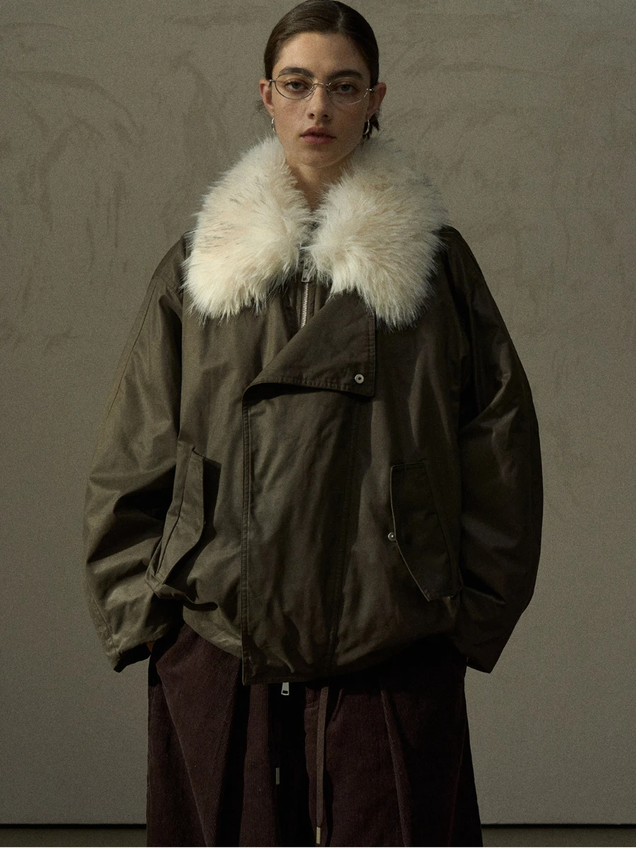 Зимняя женская парка Colne American Style с большим меховым воротником, маленький размер, из хлопка, новая, из экологически чистых материалов
Зимняя женская парка Colne American Style с большим меховым воротником, маленький размер, из хлопка, новая, из экологически чистых материалов