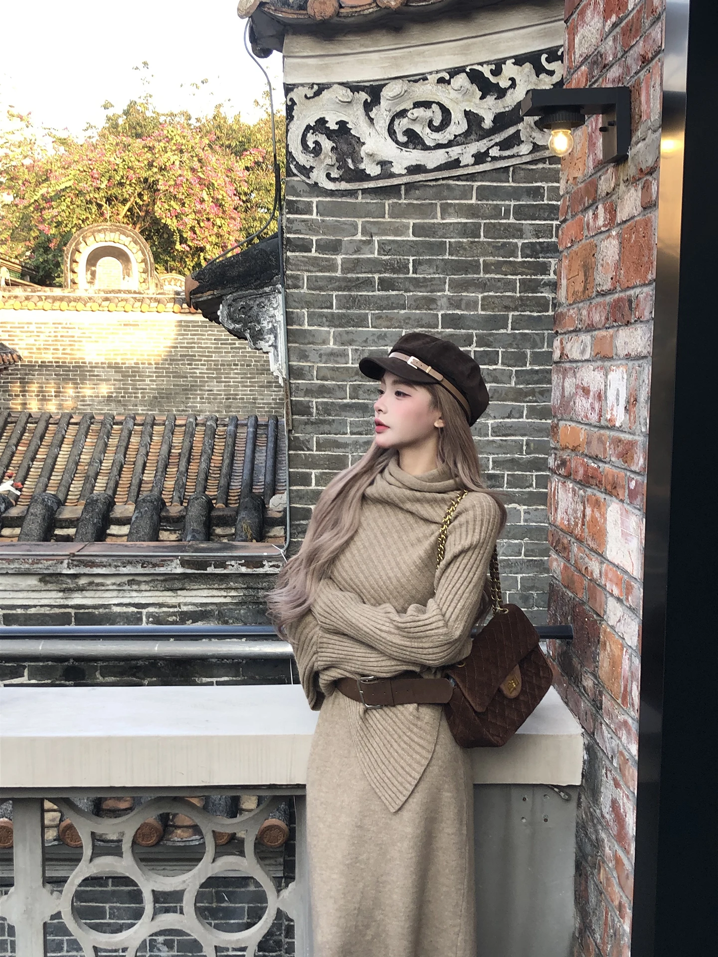 Chic Winter Outfit Women's High Collar Sweater And Skirt Set Korean Style Long Sleeve Crew Neck Two Piece Set for Commuting
Chic Winter Outfit Women's High Collar Sweater And Skirt Set Korean Style Long Sleeve Crew Neck Two Piece Set for Commuting