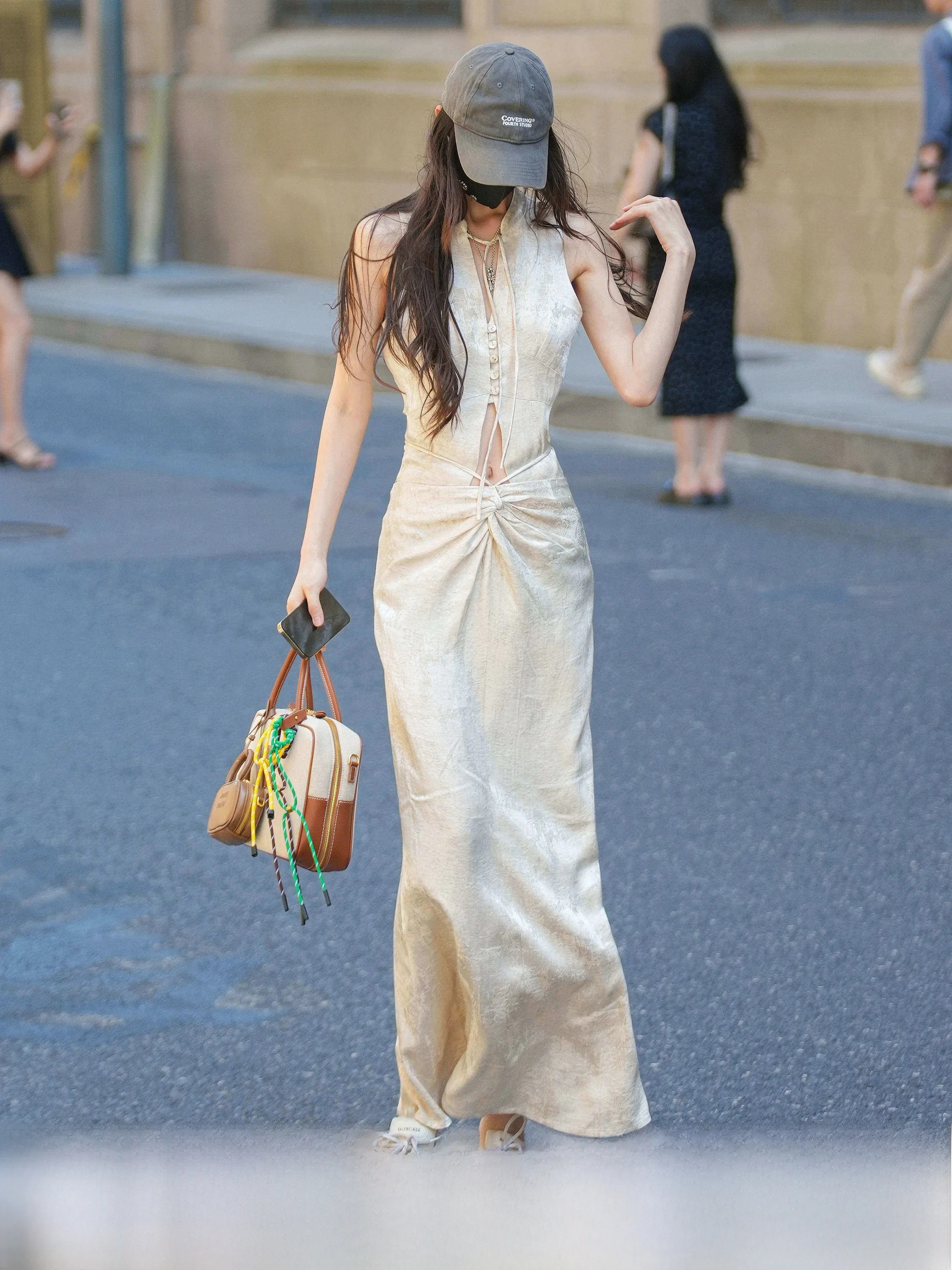 Luna7xi Summer Women's Sleeveless Vest Top And Long Skirt Two-Piece Set Apricot Color Design Fashionable Casual Outfit
Luna7xi Summer Women's Sleeveless Vest Top And Long Skirt Two-Piece Set Apricot Color Design Fashionable Casual Outfit