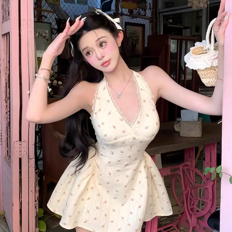 2025 New Pure Desire Floral Print Halter Neck Dress Women's Spring Summer Sexy Slimming A-Line Trendy Short Sleeve Zipper Back
2025 New Pure Desire Floral Print Halter Neck Dress Women's Spring Summer Sexy Slimming A-Line Trendy Short Sleeve Zipper Back
