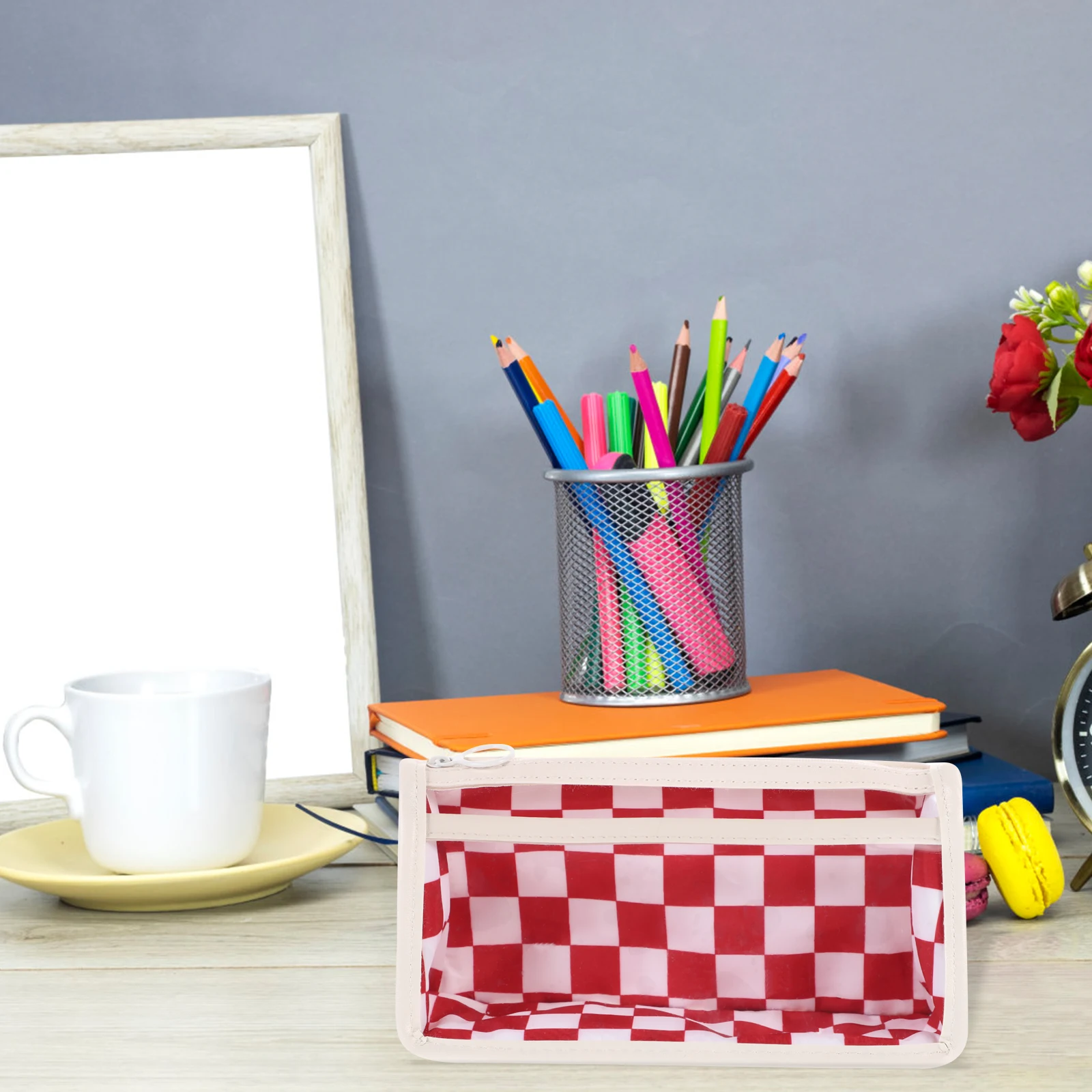 Chequered Pattern Pencil Case Large Capacity Pen Bag Kids Stationery Organizer Zipper Design Storage Bag For School Students 
Chequered Pattern Pencil Case Large Capacity Pen Bag Kids Stationery Organizer Zipper Design Storage Bag For School Students