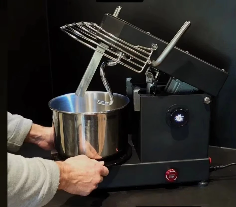 10Liter/4Kg TableTop Dough Mixer Tilt Head and Removeable SS304 Bowl for Home Bakery with CE
10Liter/4Kg TableTop Dough Mixer Tilt Head and Removeable SS304 Bowl for Home Bakery with CE