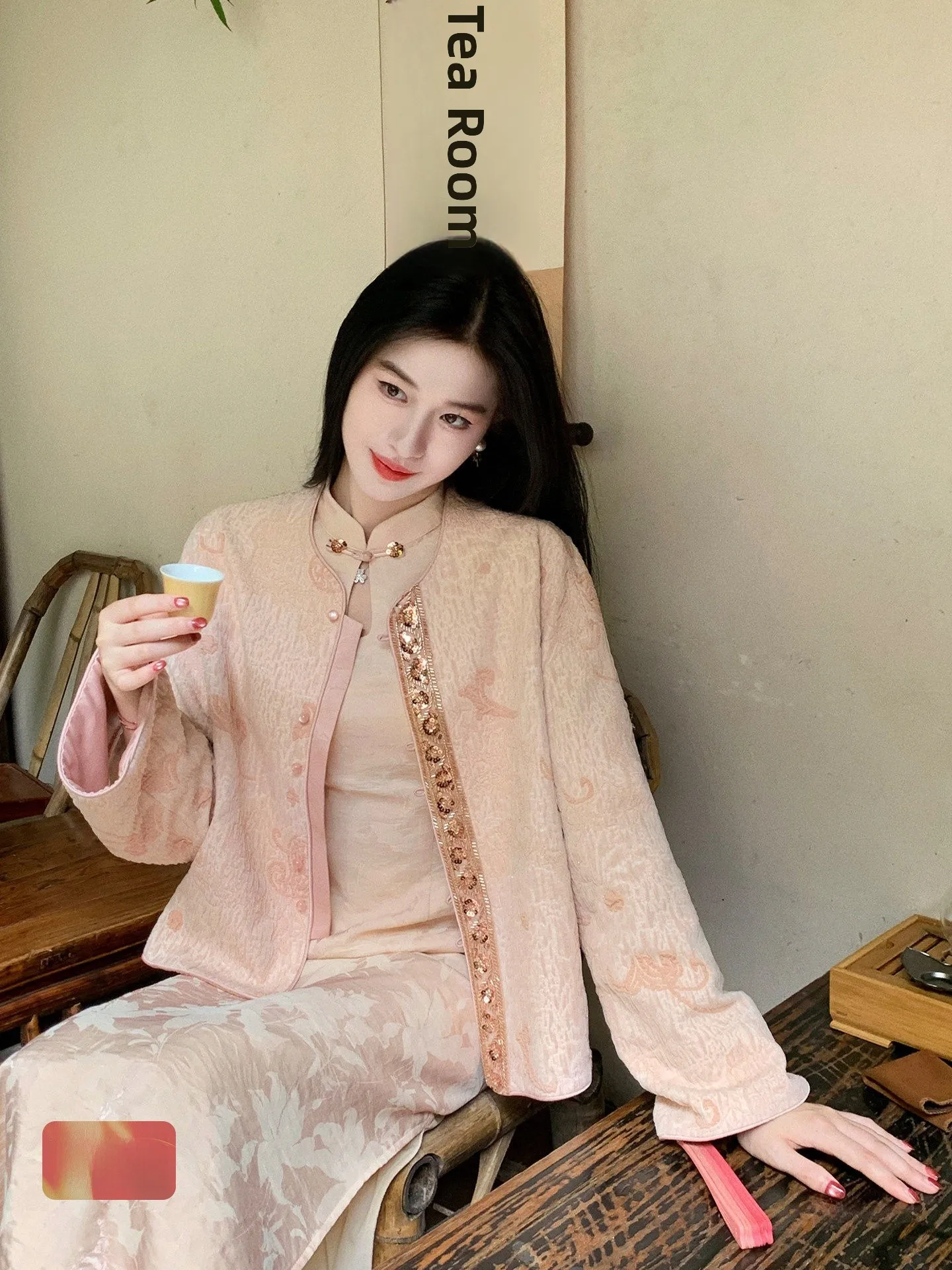 Lingxian Zhihe ort Pearl Heavy Embroidery Jaet Long Sve Autumn Winter Faion Texture Sensation Chinese Sle Women's Top
Lingxian Zhihe ort Pearl Heavy Embroidery Jaet Long Sve Autumn Winter Faion Texture Sensation Chinese Sle Women's Top