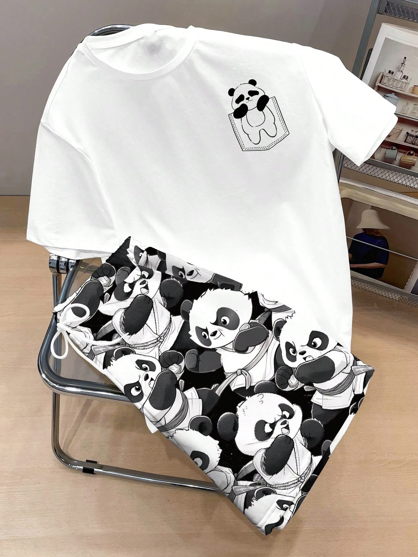 New Summer Men's Short-Sleeve Set T-Shirt with Panda Pocket Print Korean-Style Fashion Relaxed-Fit Men's Two-Piece Set
New Summer Men's Short-Sleeve Set T-Shirt with Panda Pocket Print Korean-Style Fashion Relaxed-Fit Men's Two-Piece Set