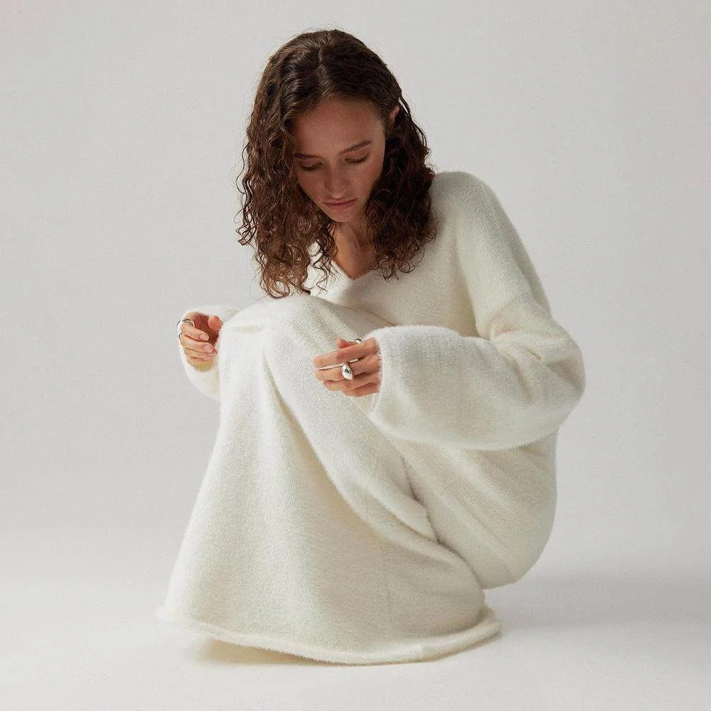 Women's Fur Knitted Sweater Set with V-Neck Half Skirt Simple Commute Autumn Winter Fashion Cleanfit Low Waist Casual Pants
Women's Fur Knitted Sweater Set with V-Neck Half Skirt Simple Commute Autumn Winter Fashion Cleanfit Low Waist Casual Pants