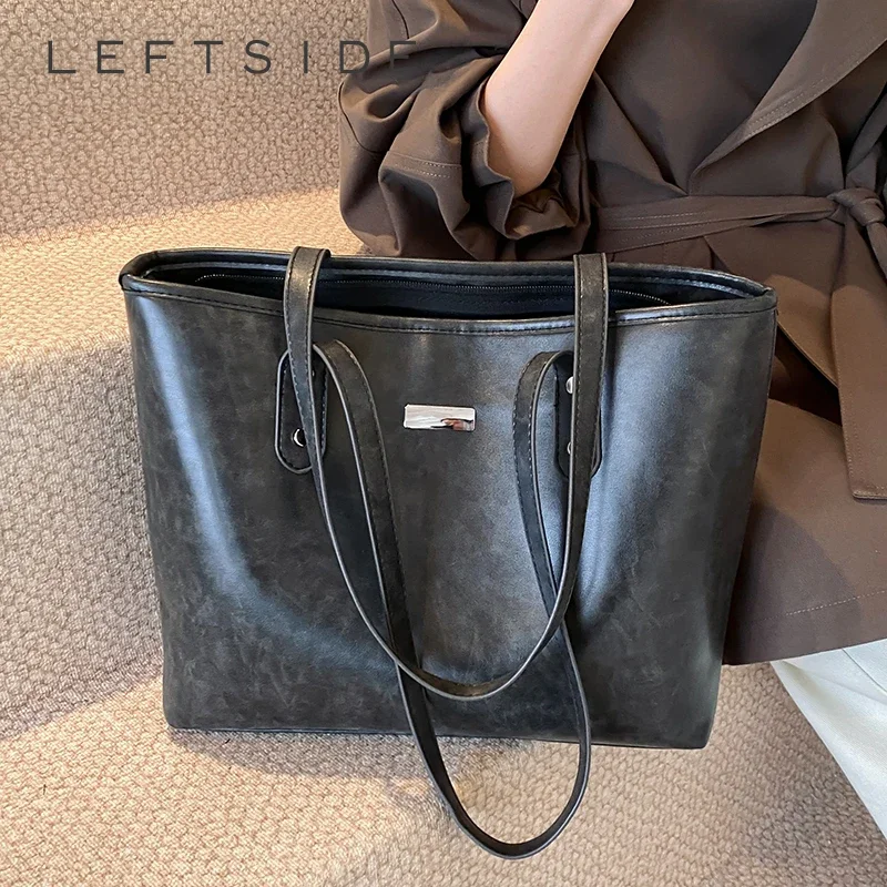 LEFTSIDE Big PU Leather Tote Bags Lady Vintage Shoulder Bag for Women 2024 Winter Y2K Desinger Fashion Shopper Shopping Handbags
LEFTSIDE Big PU Leather Tote Bags Lady Vintage Shoulder Bag for Women 2024 Winter Y2K Desinger Fashion Shopper Shopping Handbags