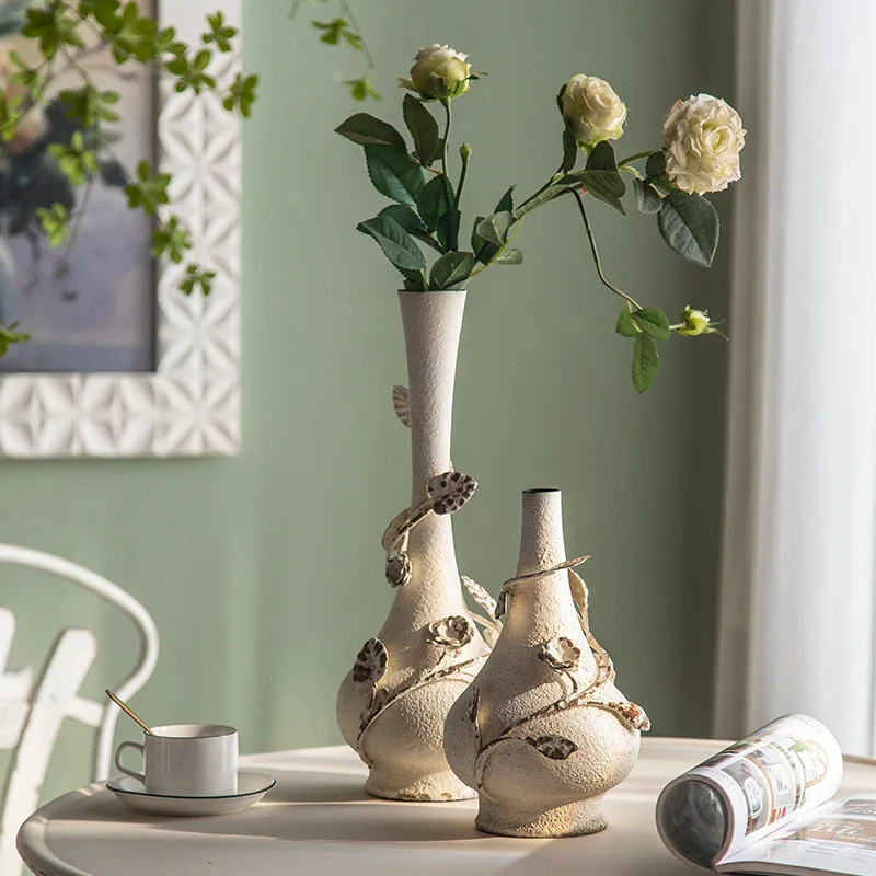French vintage distressed tabletop vase wrought iron handmade antique vase table combination ornament Christmas props
French vintage distressed tabletop vase wrought iron handmade antique vase table combination ornament Christmas props