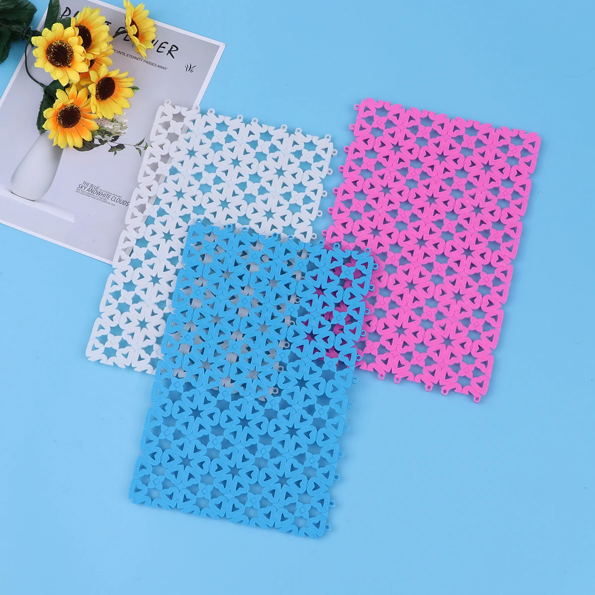 3 pcs Pet Mat Hollow Mesh Non Slip Feet Pads Nest Pad Bathroom Drain Cushions Guinea Pig Soft Plastic Breathable Pet Bed
3 pcs Pet Mat Hollow Mesh Non Slip Feet Pads Nest Pad Bathroom Drain Cushions Guinea Pig Soft Plastic Breathable Pet Bed