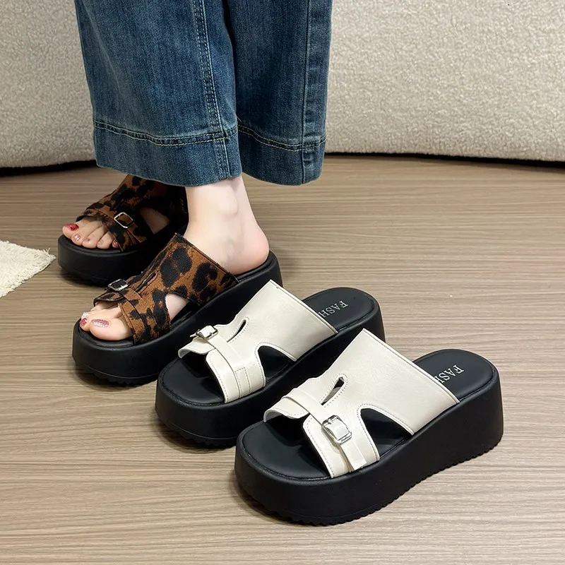 Leopard Print Platform Slippers for Women Open Toe Wedge Sandals Non Slip Thick Sole Summer Casual Beach Daily Wear Slip Slides
Leopard Print Platform Slippers for Women Open Toe Wedge Sandals Non Slip Thick Sole Summer Casual Beach Daily Wear Slip Slides
