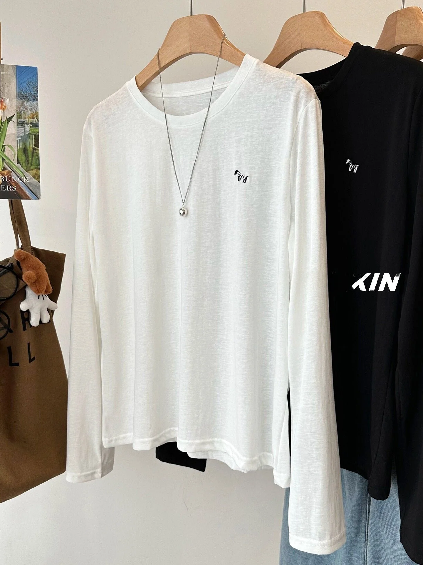plus Size Women's Long Sleeve T-Shirt Embroidered Design Summer Slimming Belly Covering Outerwear Korean Style Top
plus Size Women's Long Sleeve T-Shirt Embroidered Design Summer Slimming Belly Covering Outerwear Korean Style Top