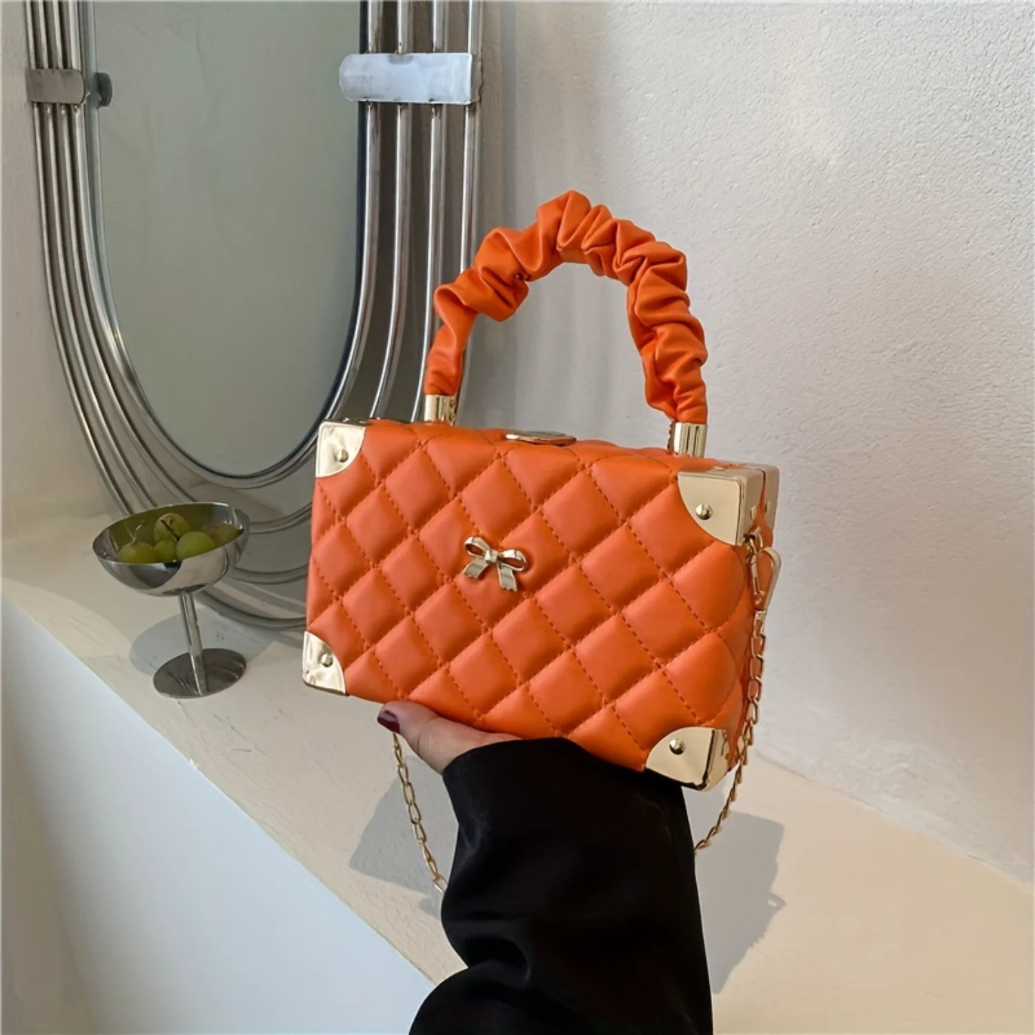 Chic Mini Crossbody Box Bag With Quilted Design And Ruched Handle, Solid Color, PU Leather, Versatile Daily Style
Chic Mini Crossbody Box Bag With Quilted Design And Ruched Handle, Solid Color, PU Leather, Versatile Daily Style