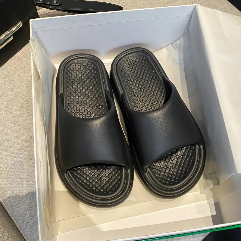 Couple's Solid Color Soft Slip-on New Breathable Quick-dry Non-slip Casual Beach Outdoor Lightweight Comfortable Flip-flops
Couple's Solid Color Soft Slip-on New Breathable Quick-dry Non-slip Casual Beach Outdoor Lightweight Comfortable Flip-flops