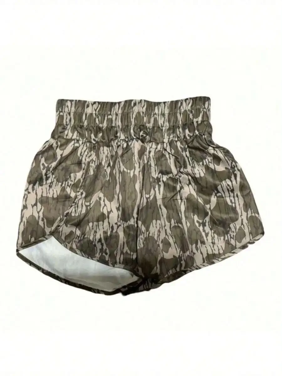 Retro Camouflage Shorts For Men Casual Outdoor Wear With Pockets
Retro Camouflage Shorts For Men Casual Outdoor Wear With Pockets