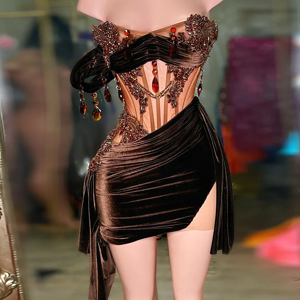 Brown Birthday Dresses Velvet Crystal Mini Cocktail Party Dress Sweetheart Short Prom Gown Vestidos De Graduación Customized
Brown Birthday Dresses Velvet Crystal Mini Cocktail Party Dress Sweetheart Short Prom Gown Vestidos De Graduación Customized
