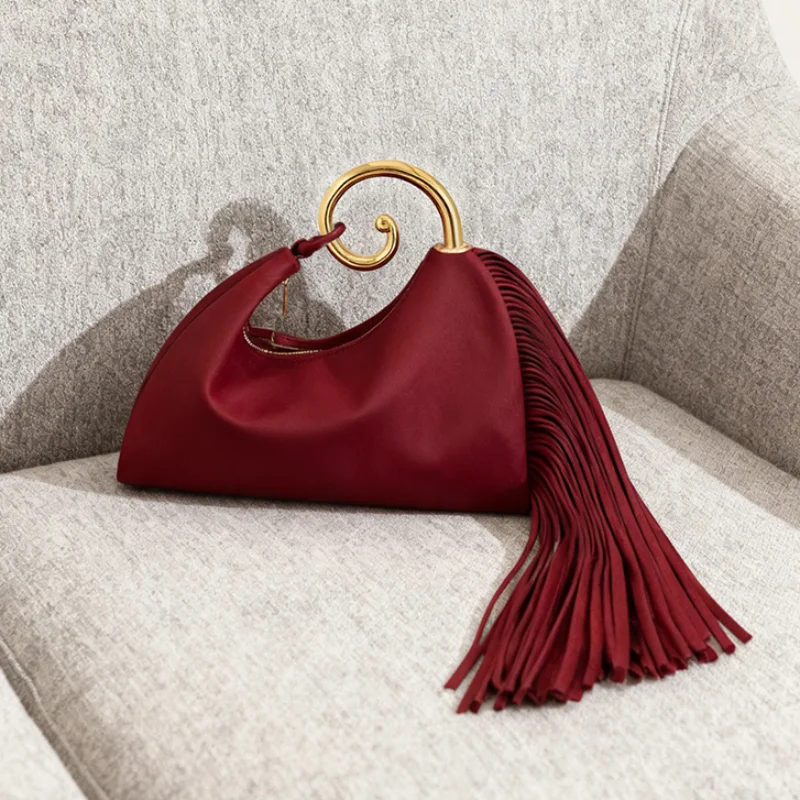New Women's Frosted Vintage Handbag High-end Designer Irregular Tassel Bag Autumn Winter Elegant Evening Bag With Metal Handle
New Women's Frosted Vintage Handbag High-end Designer Irregular Tassel Bag Autumn Winter Elegant Evening Bag With Metal Handle
