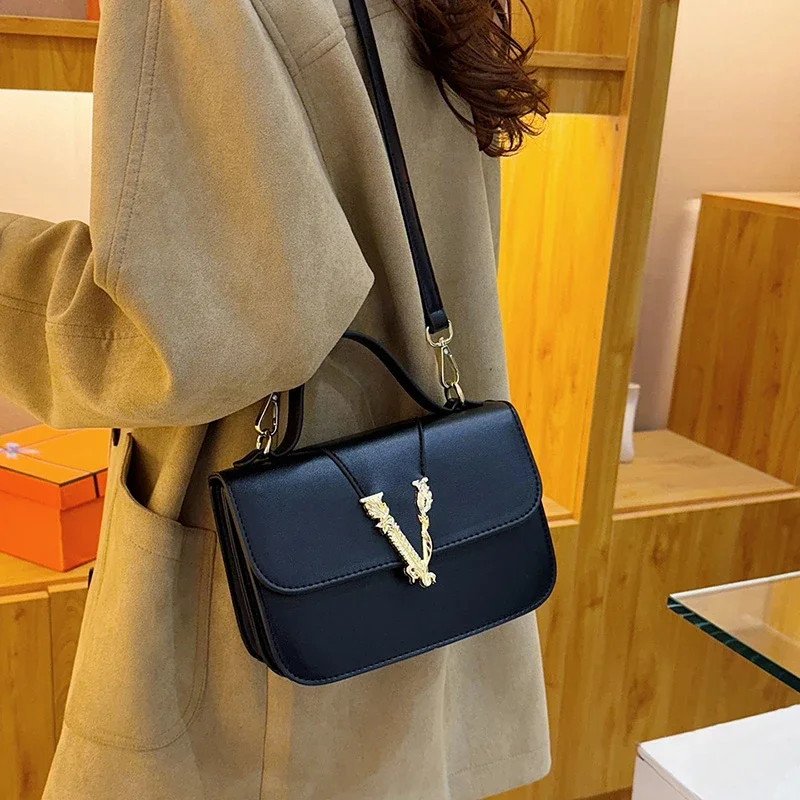 Fashionable Genuine Leather Crossbody Bag for Women - Shoulder Messenger Handbags by Luxury Brand Popular Classic
Fashionable Genuine Leather Crossbody Bag for Women - Shoulder Messenger Handbags by Luxury Brand Popular Classic