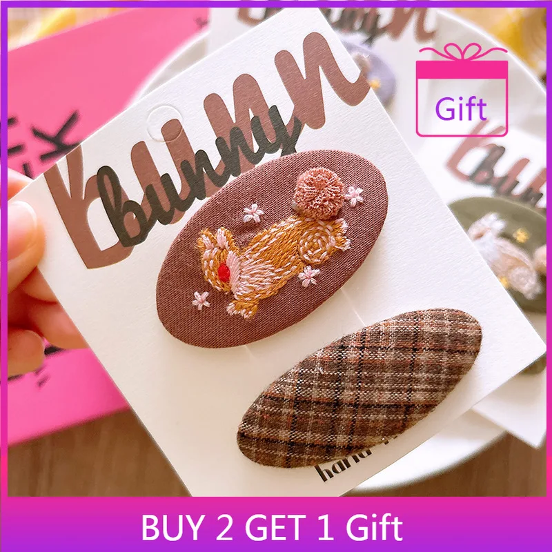 Заколки для волос с вышивкой кролика, 1 пара, комплект, клетчатый дизайн с эллипсом, корейские заколки BB для девочек, универсальные милые
Заколки для волос с вышивкой кролика, 1 пара, комплект, клетчатый дизайн с эллипсом, корейские заколки BB для девочек, универсальные милые