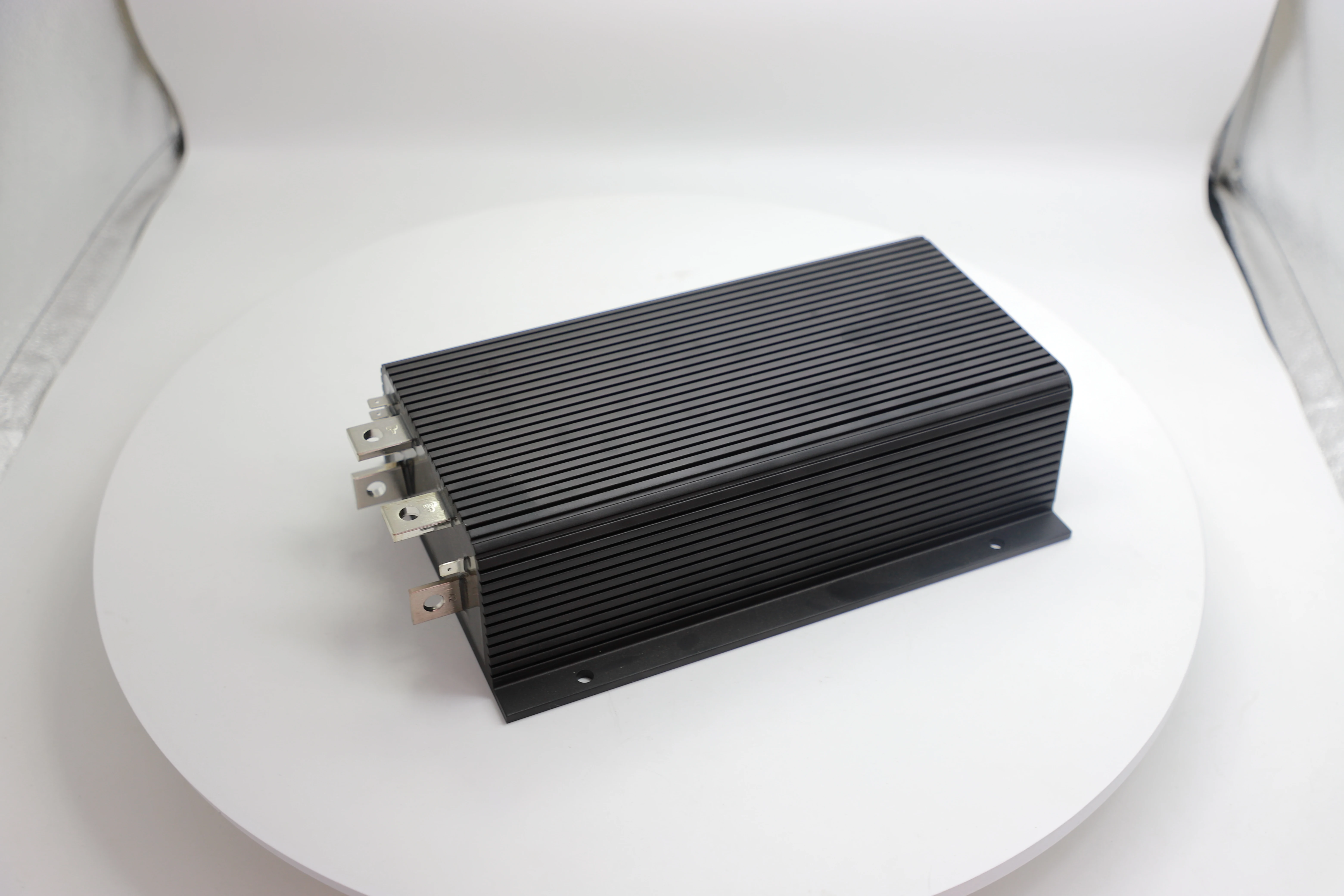 48-72V 550A Вилочные погрузчики Штабелер тележки для гольфа Контроллер двигателя для Curtis 1221M-6701
48-72V 550A Вилочные погрузчики Штабелер тележки для гольфа Контроллер двигателя для Curtis 1221M-6701