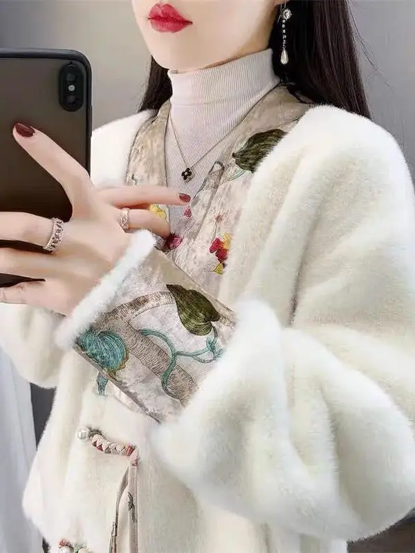 Новинка 2025, китайская верхняя одежда из искусственного меха с интегрированным покрытием, женская теплая верхняя одежда Thiened Long Sve V-Ne, повседневная одежда
Новинка 2025, китайская верхняя одежда из искусственного меха с интегрированным покрытием, женская теплая верхняя одежда Thiened Long Sve V-Ne, повседневная одежда