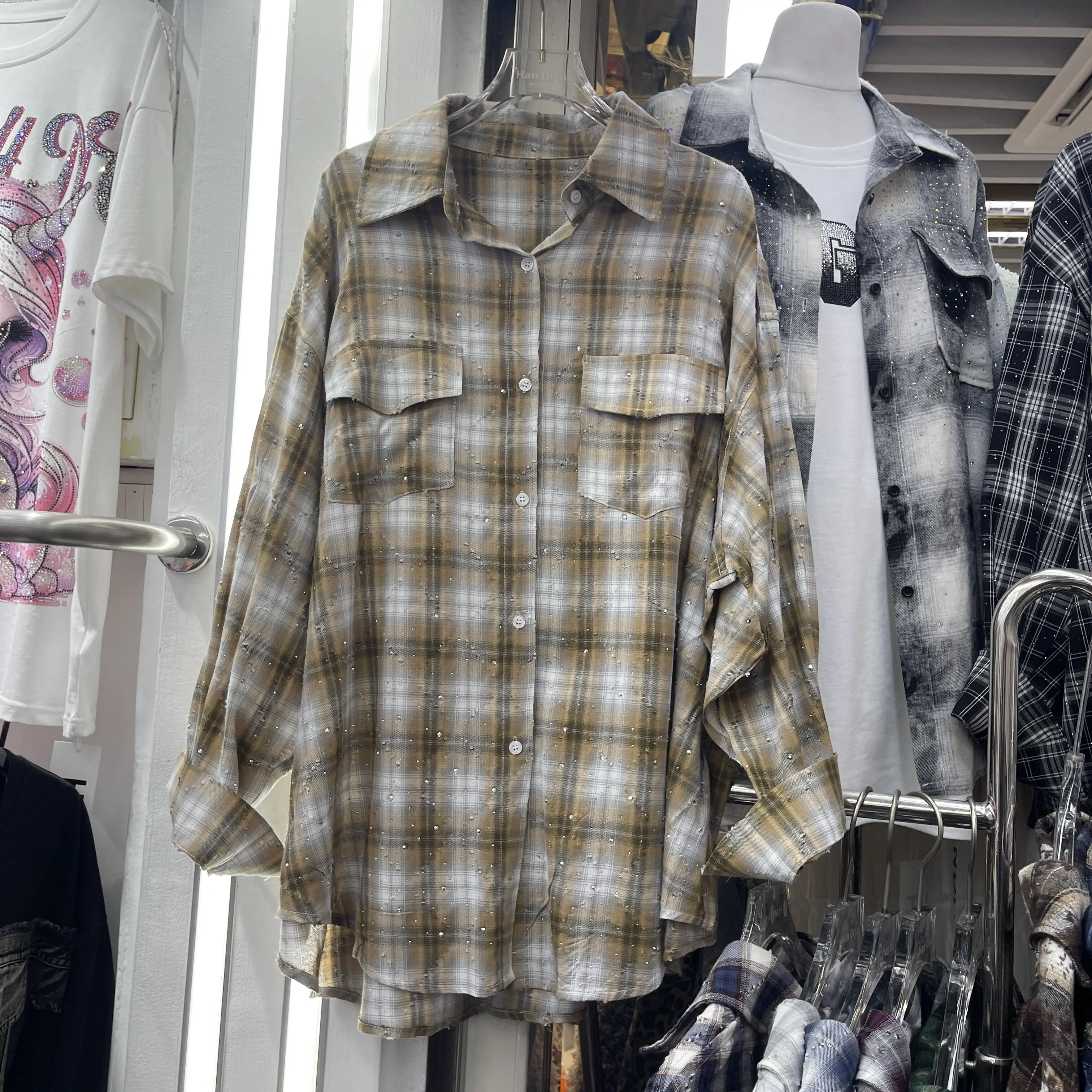 2026 New Spring All-match Women Plaid Shirts Single-breasted Loose Cardigans Top Hole Hot Diamonds Long Sleeve Casual Blouses
2026 New Spring All-match Women Plaid Shirts Single-breasted Loose Cardigans Top Hole Hot Diamonds Long Sleeve Casual Blouses