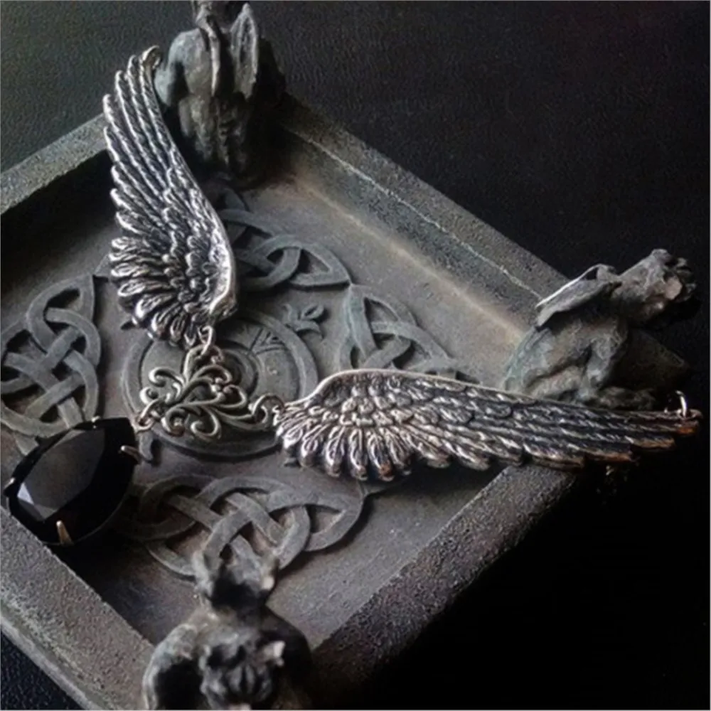 Dark Gothic Angle Wing Pandent Necklace For Women Goth Black Crystal Punk Neck Chain Jewelry Chocker Accessories Gift VGN018
Dark Gothic Angle Wing Pandent Necklace For Women Goth Black Crystal Punk Neck Chain Jewelry Chocker Accessories Gift VGN018