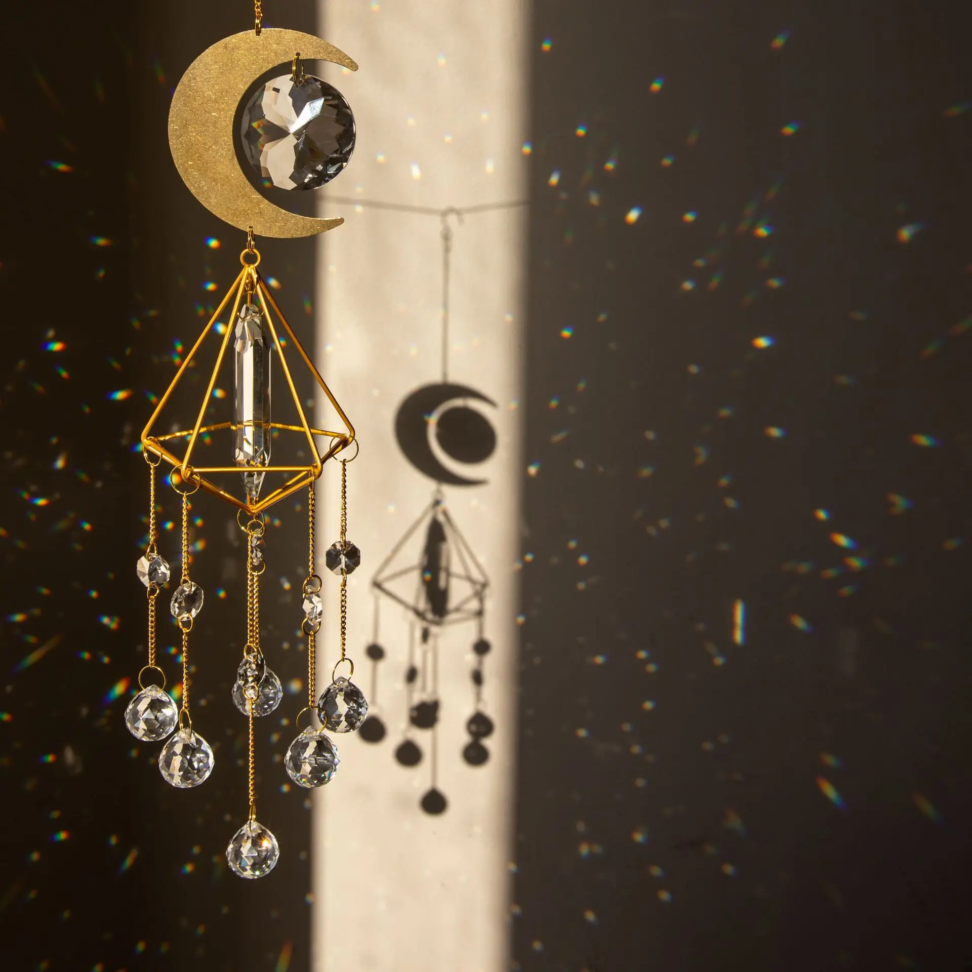 Wholesale k9 crystal sun catcher crystal sun catchers hanging suncatche for decoration
Wholesale k9 crystal sun catcher crystal sun catchers hanging suncatche for decoration