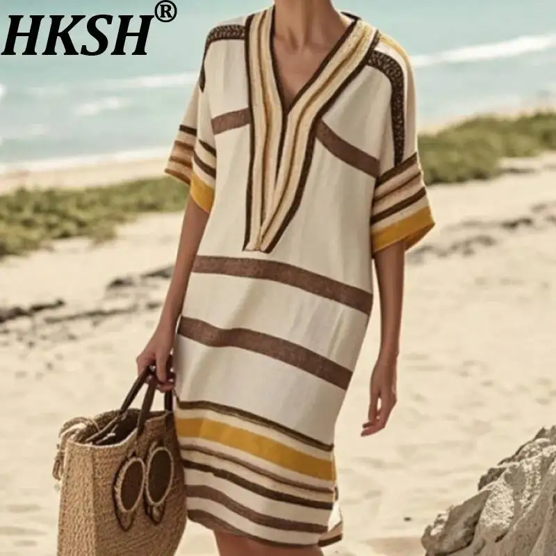 HKSH Women Short Dress V-neck Striped Printed Short Sleeves Elegant Trend Oversized Casual Versatile Dresses Summer 2026 HK23378
HKSH Women Short Dress V-neck Striped Printed Short Sleeves Elegant Trend Oversized Casual Versatile Dresses Summer 2026 HK23378