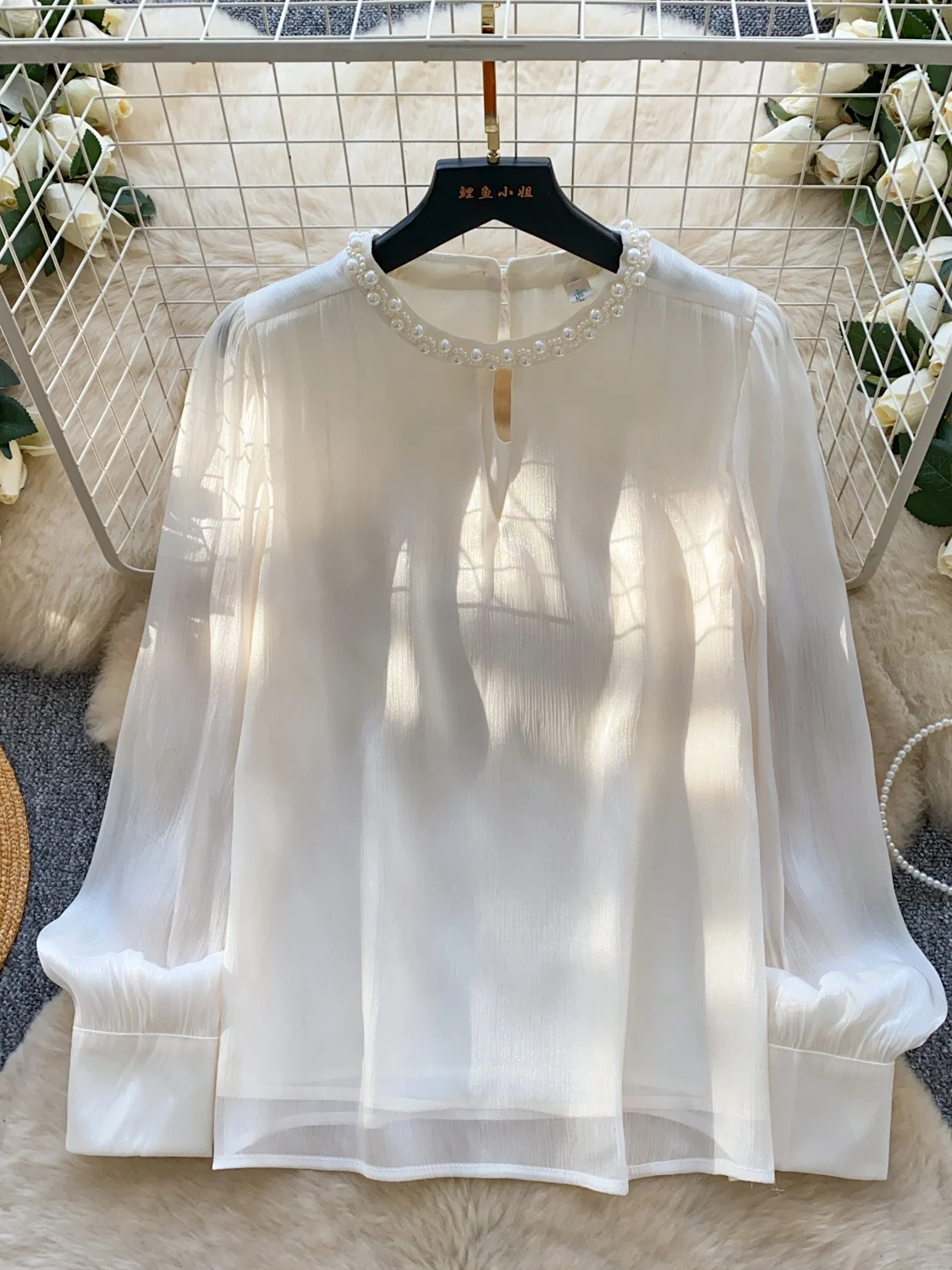 Elegant Pearl Collar Shirt Women's Fashion Spring 2026 Commute Style Loose Fit Long Sleeve Breathable Polyester Fiber
Elegant Pearl Collar Shirt Women's Fashion Spring 2026 Commute Style Loose Fit Long Sleeve Breathable Polyester Fiber