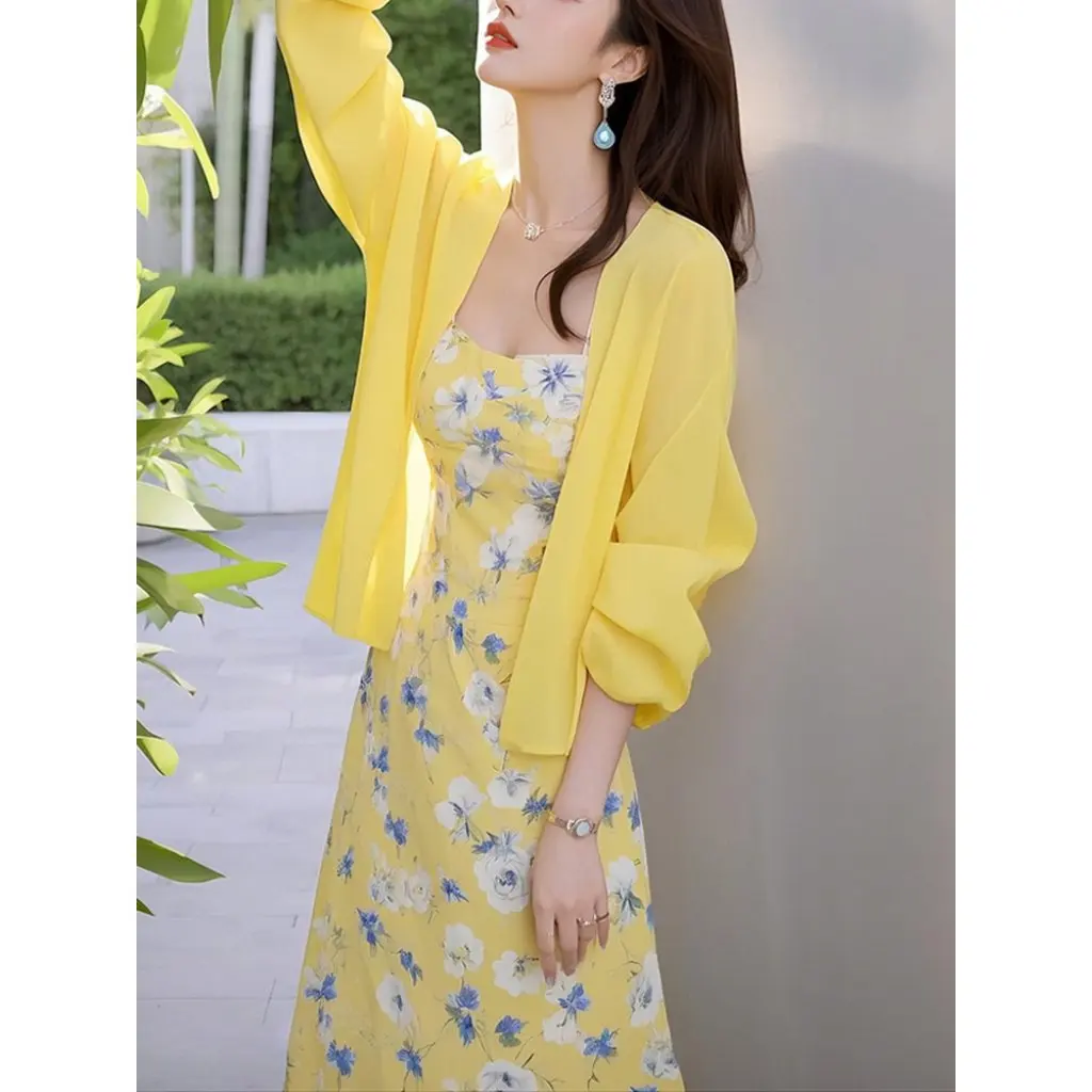 Женский весенне-летний комплект из двух предметов с цветочным принтом, уличная мода, желтый, жареный в соле, модный ансамбль, уменьшающий возраст
Женский весенне-летний комплект из двух предметов с цветочным принтом, уличная мода, желтый, жареный в соле, модный ансамбль, уменьшающий возраст