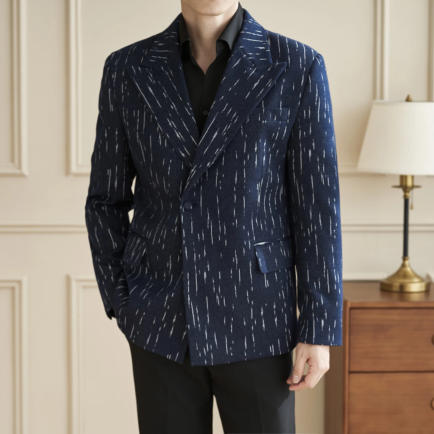 Autumn Winter Striped Suit Jacket Men British Style Slim Fit Double Breasted Casual Business Jackets Wedding Groom Men Blazers
Autumn Winter Striped Suit Jacket Men British Style Slim Fit Double Breasted Casual Business Jackets Wedding Groom Men Blazers