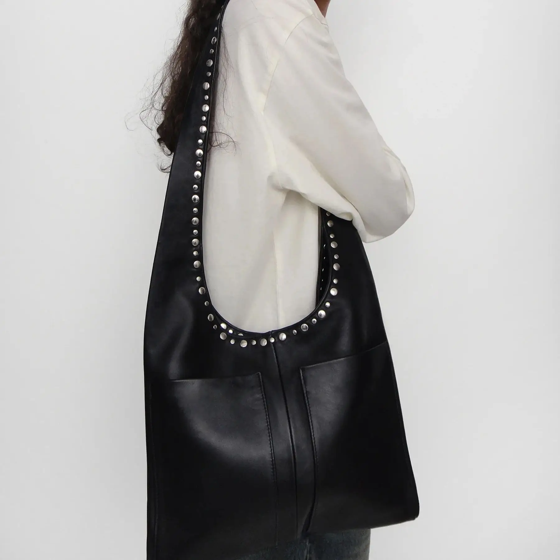 Large Capacity Women's Shoulder Bag, Punk Style High Quality Satchel Handbag, Fashion Studded Travel Crossbody Bag
Large Capacity Women's Shoulder Bag, Punk Style High Quality Satchel Handbag, Fashion Studded Travel Crossbody Bag