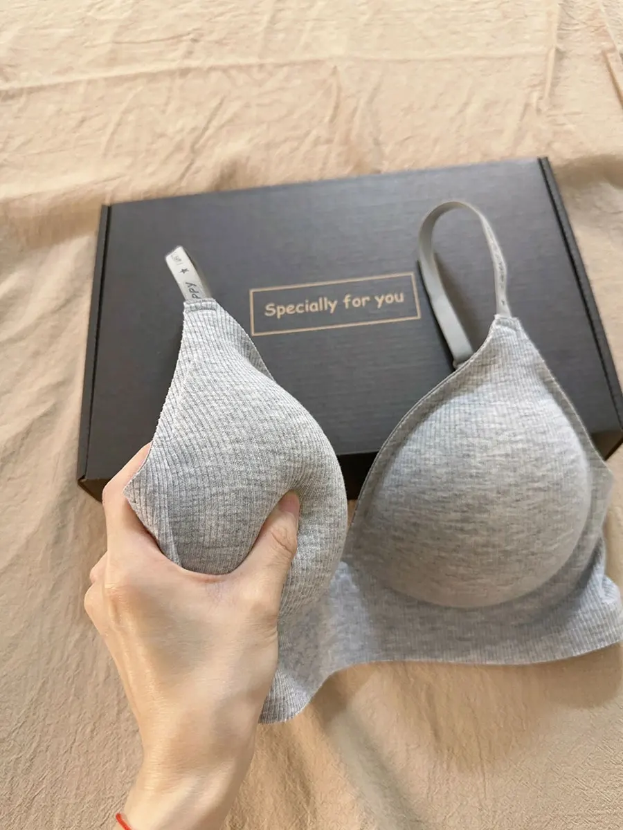 Бесшовный бюстгальтер с фиксированными бретелями, утолщенный, невидимый, с эффектом пуш-ап, больших размеров, V-образный вырез, нейлон, на все сезоны
Бесшовный бюстгальтер с фиксированными бретелями, утолщенный, невидимый, с эффектом пуш-ап, больших размеров, V-образный вырез, нейлон, на все сезоны