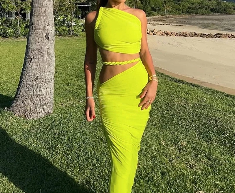 2025 Summer New Sexy Sleeveless Slant Shoulder Solid Color Twisted Strap with Exposed Backpack Hip Dress for Women
2025 Summer New Sexy Sleeveless Slant Shoulder Solid Color Twisted Strap with Exposed Backpack Hip Dress for Women