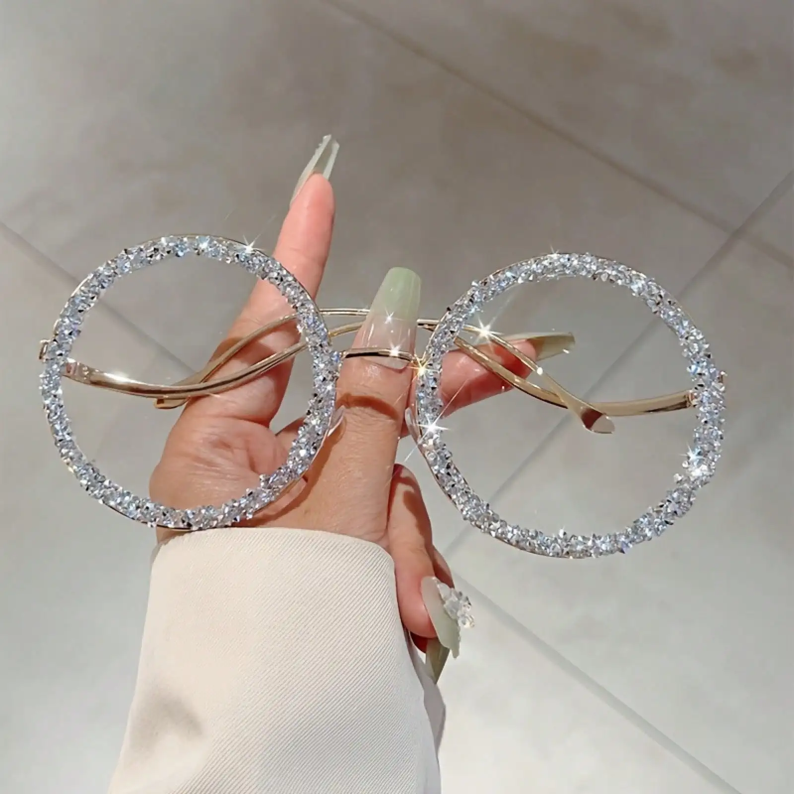 1 Piece Women's New Full Frame Round Luxury Glasses Exquisite Metal Frame Large-Studded Unique Men's
1 Piece Women's New Full Frame Round Luxury Glasses Exquisite Metal Frame Large-Studded Unique Men's