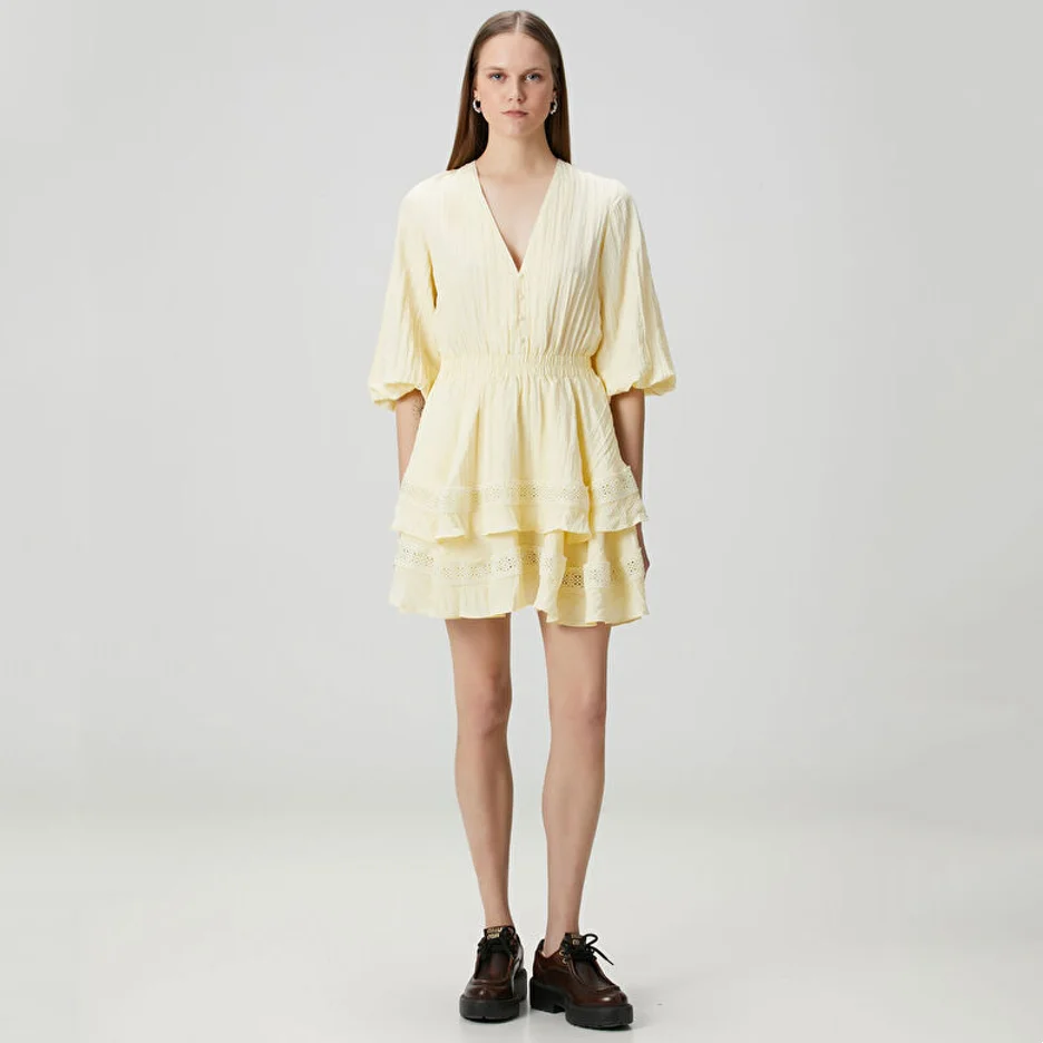 Elegant V-neck Hollow out Waist-cinching Double-layer Cake Dress Women's Summer High-quality Custom-made M Home Dress
Elegant V-neck Hollow out Waist-cinching Double-layer Cake Dress Women's Summer High-quality Custom-made M Home Dress