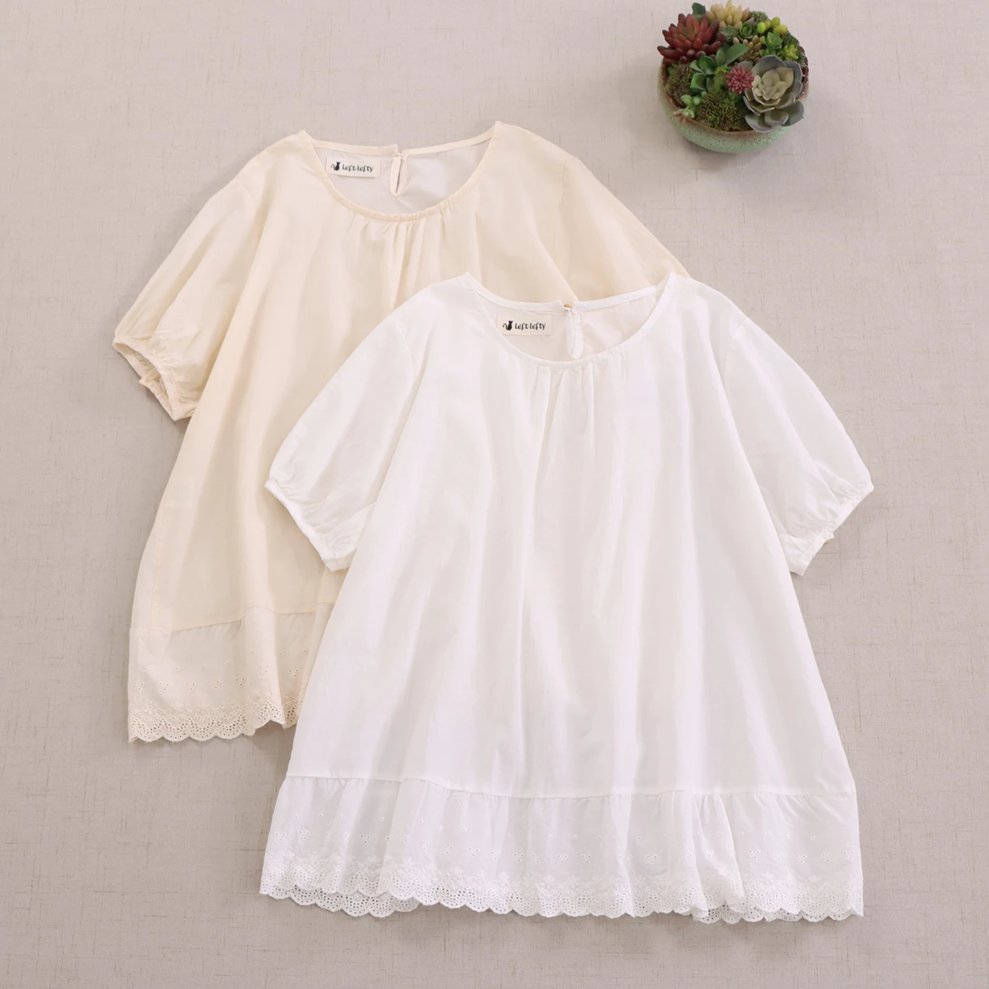 Japanese Sweet Mori Girl Solid Color Embroidery Patchwork Shirts Women Summer O-Neck Short Sleeve Casual Loose Pullover Blouse
Japanese Sweet Mori Girl Solid Color Embroidery Patchwork Shirts Women Summer O-Neck Short Sleeve Casual Loose Pullover Blouse