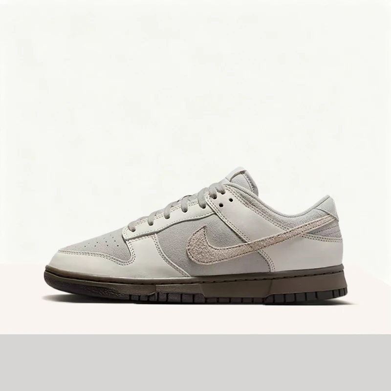 Кроссовки Nike Dunk Low: минималистичные, стильные, прочные, с круглым носком, удобные, низкие, повседневные, унисекс, серые FD9746-001
Кроссовки Nike Dunk Low: минималистичные, стильные, прочные, с круглым носком, удобные, низкие, повседневные, унисекс, серые FD9746-001