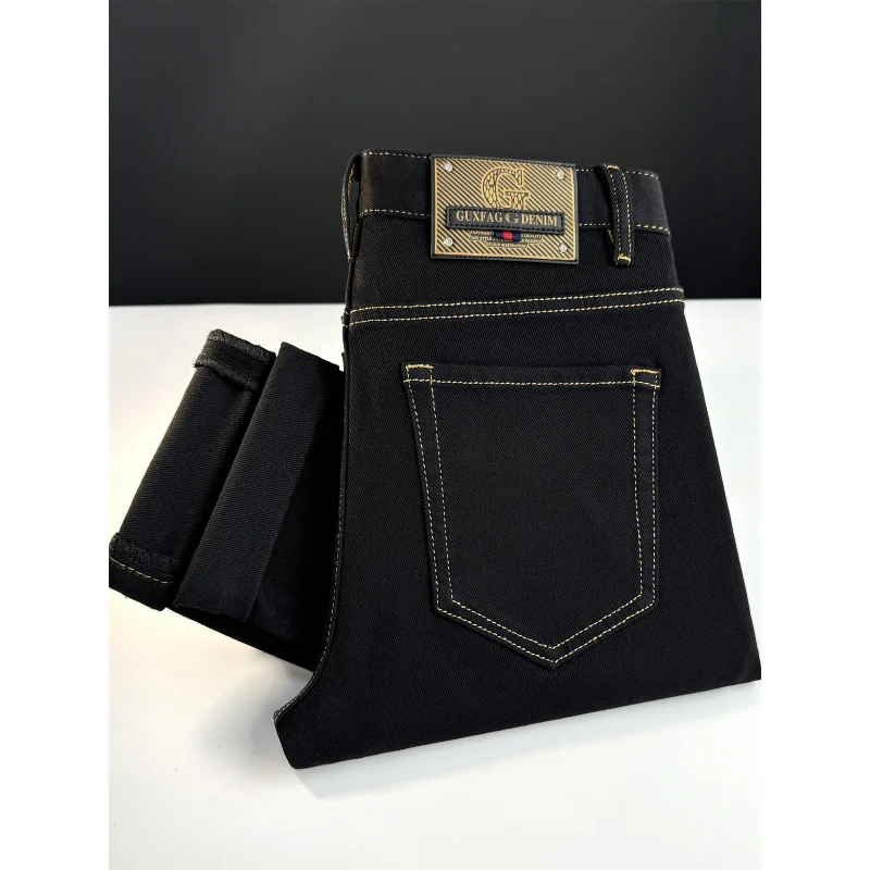 Высококачественные черные мужские джинсы на осень и зиму, с плюшем и эластичным кроем, приталенный крой, маленькие ноги, повседневные, легкие роскошные брюки.
Высококачественные черные мужские джинсы на осень и зиму, с плюшем и эластичным кроем, приталенный крой, маленькие ноги, повседневные, легкие роскошные брюки.